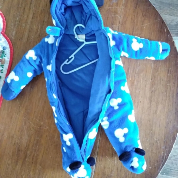 *SOLD* Disney Baby Bunting sleeper snow suit - Picture 4 of 9